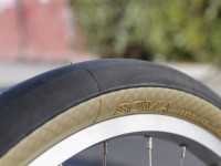 Vitesse 700c tires cheap