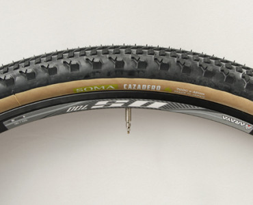 650b 42mm tires